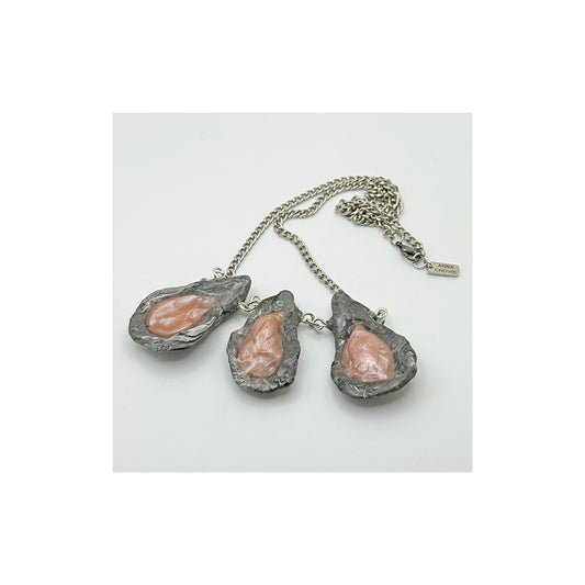 Three Oyster Delicate Chain Necklace